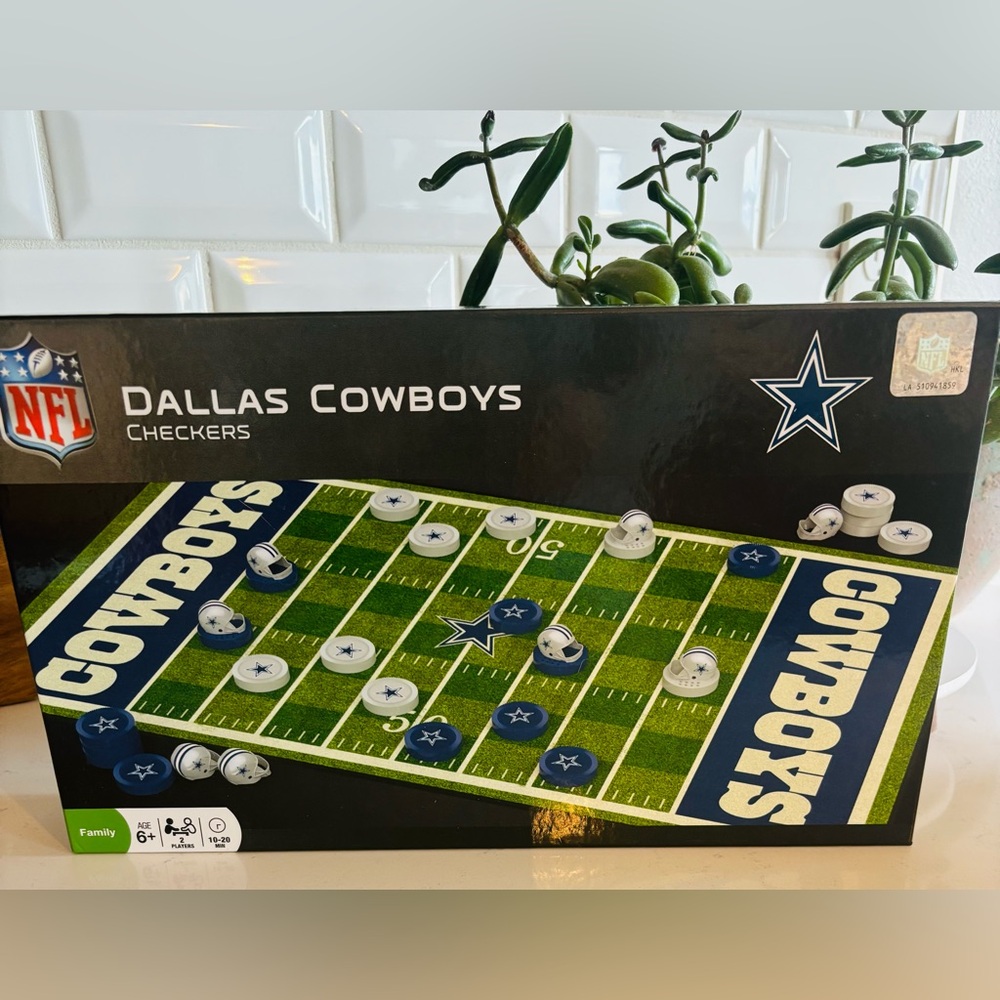 NFL Dallas Cowboys Checkers Game